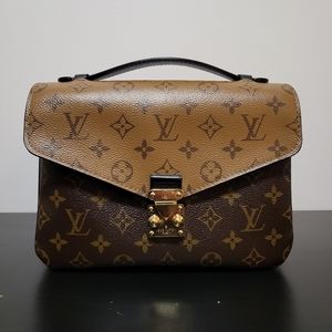 *SOLD*Pochette Métis Reverse Monogram